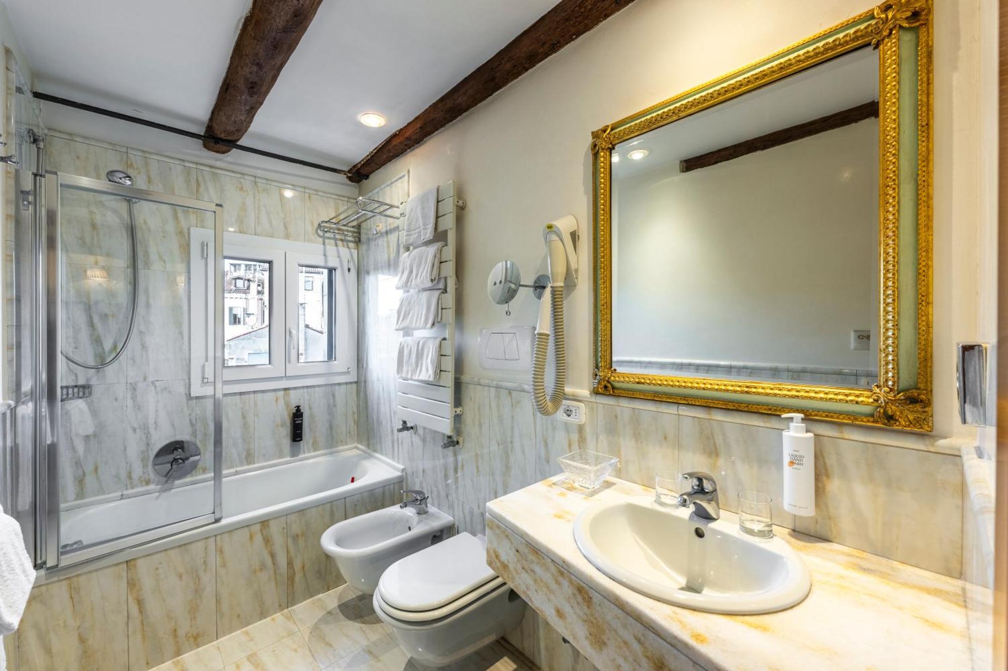 Deluxe Triple Room,1642959055:JPEG